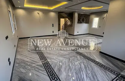 Villa - 5 Bedrooms - 4 Bathrooms for sale in Mivida - 5th Settlement Compounds - The 5th Settlement - New Cairo City - Cairo