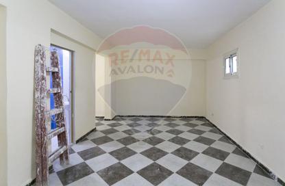 Apartment - 3 Bedrooms - 1 Bathroom for sale in Fleming - Hay Sharq - Alexandria