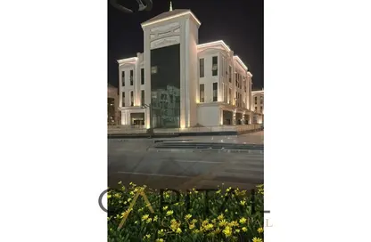 Office Space - Studio - 6 Bathrooms for rent in Mohamed Naguib Axis - Abou El Houl - New Cairo City - Cairo