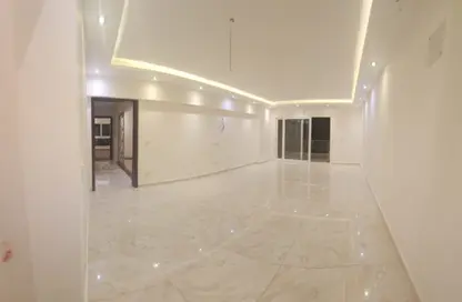 شقة - 3 غرف نوم - 2 حمامات للايجار في حى اسكان الجامعه الامريكية - كمبوندات التجمع الخامس - التجمع الخامس - مدينة القاهرة الجديدة - القاهرة