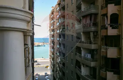Apartment - 2 Bedrooms - 1 Bathroom for sale in Al Geish Road - Saraya - Sidi Beshr - Hay Awal El Montazah - Alexandria