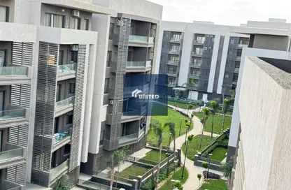Apartment - 2 Bedrooms - 2 Bathrooms for sale in Madinaty - Cairo