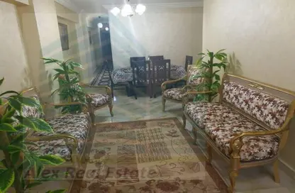 Apartment - 3 Bedrooms - 1 Bathroom for rent in Ali Mostafa Mosharafa St. - El Shatby - Hay Wasat - Alexandria