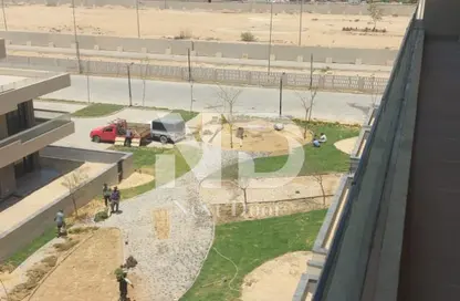 شقة - 2 غرف نوم - 2 حمامات للايجار في كمبوند البروج - كمبوندات الشروق - مدينة الشروق - القاهرة