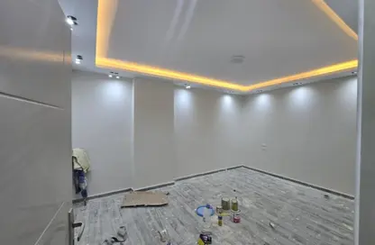 Apartment - 3 Bedrooms - 2 Bathrooms for rent in Zahraa El Maadi - Hay El Maadi - Cairo