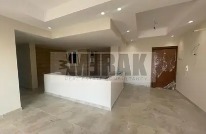 Apartment - 3 Bedrooms - 2 Bathrooms for sale in El Patio Oro - 5th Settlement Compounds - The 5th Settlement - New Cairo City - Cairo