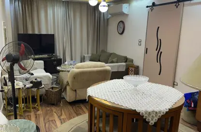 Apartment - 3 Bedrooms - 1 Bathroom for sale in Masaken Zahraa Nasr City St. - Zahraa Madinat Nasr - Nasr City - Cairo