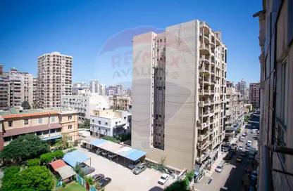 شقة - 3 غرف نوم - 3 حمامات للبيع في لوران - حي شرق - الاسكندرية