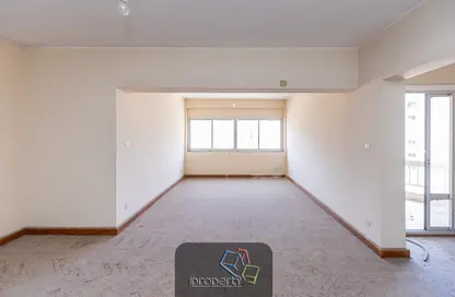 شقة - 3 غرف نوم - 3 حمامات للبيع في شارع رشدي - ستانلي - حي شرق - الاسكندرية