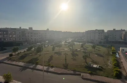 شقة - 3 غرف نوم - 2 حمامات للبيع في المجاورة الاولي - المنطقة الاولي - مدينة الشروق - القاهرة