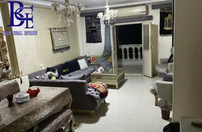 Apartment - 2 Bedrooms - 1 Bathroom for sale in 11th District - Sheikh Zayed City - Giza