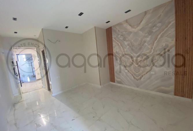 8320747 - Property Image 2