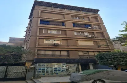 Whole Building - 3 Bedrooms - 2 Bathrooms for sale in Sarayat Al Maadi - Hay El Maadi - Cairo