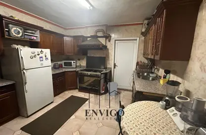 شقة - 3 غرف نوم - 2 حمامات للبيع في شارع زكريا عثمان - المنطقة الثامنة - مدينة نصر - القاهرة