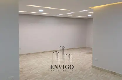 Apartment - 3 Bedrooms - 2 Bathrooms for sale in Dr Mohammed Al Nabawi Al Mohandes St. - Al Hadiqah Al Dawliyah - 7th District - Nasr City - Cairo