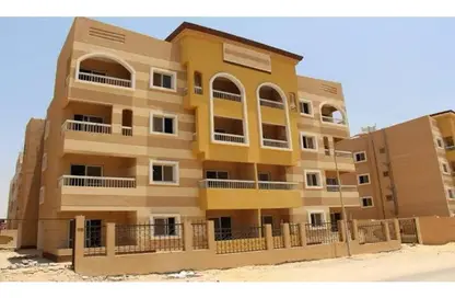 Apartment - 5 Bedrooms - 3 Bathrooms for sale in Al Gamaa St. - 9th District - Obour City - Qalyubia