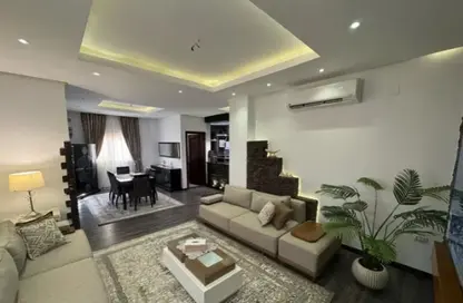 شقة - 3 غرف نوم - 2 حمامات للايجار في شارع الجزيرة - المستثمرين الجنوبية - مدينة القاهرة الجديدة - القاهرة