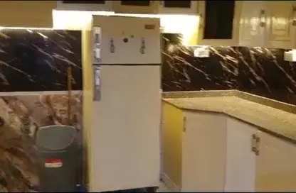 Apartment - 2 Bedrooms - 1 Bathroom for rent in Emarat Al Petrol St. - El Sahafeyeen - Giza