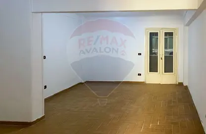 Apartment - 2 Bedrooms - 1 Bathroom for sale in Victoria - Hay Awal El Montazah - Alexandria