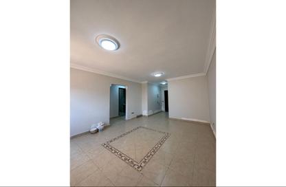 Apartment - 2 Bedrooms - 1 Bathroom for rent in Al Horreya St. - New Maadi - Hay El Maadi - Cairo