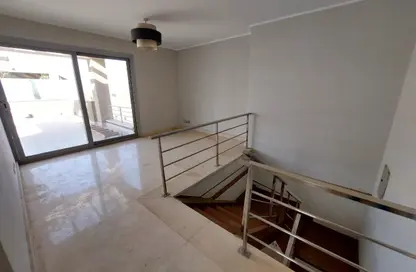 (بنتهاوس  (روف - 3 غرف نوم - 3 حمامات للايجار في فيلدج جيت - المستثمرين الجنوبية - مدينة القاهرة الجديدة - القاهرة