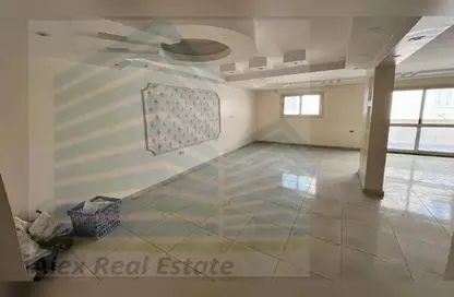 Apartment - 3 Bedrooms - 3 Bathrooms for rent in Diab St. - Glim - Hay Sharq - Alexandria