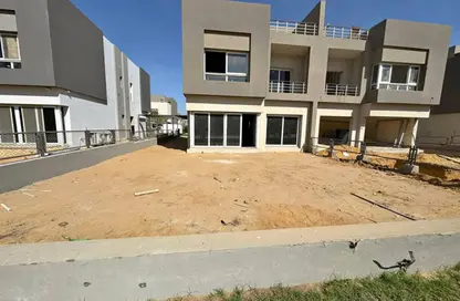 Villa - 4 Bedrooms - 5 Bathrooms for sale in Etapa - Sheikh Zayed Compounds - Sheikh Zayed City - Giza