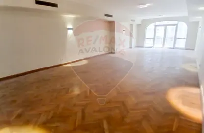 شقة - 3 غرف نوم - 4 حمامات للبيع في شارع محمد فوزي معاذ - سموحة - حي شرق - الاسكندرية