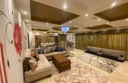 Apartment - 6 Bedrooms - 6 Bathrooms for rent in Gameat Al Dewal Al Arabeya St. - Mohandessin - Giza