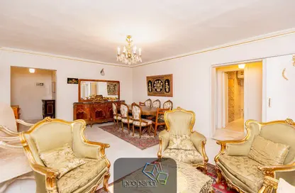 شقة - 2 غرف نوم - 1 حمام للايجار في شارع المعسكر الرومانى - رشدي - حي شرق - الاسكندرية