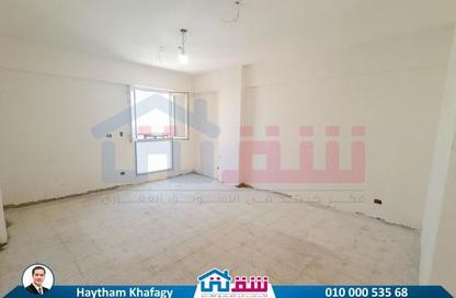 شقة - 4 غرف نوم - 3 حمامات للبيع في سموحة - حي شرق - الاسكندرية