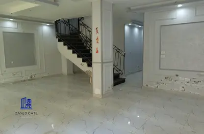 Duplex - 3 Bedrooms - 2 Bathrooms for rent in Street 100   Al Fairouz St. - 10th District - Sheikh Zayed City - Giza