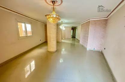 Apartment - 3 Bedrooms - 2 Bathrooms for sale in Ahmed Farouk Ali Ezzat St. - Nozha - Hay Sharq - Alexandria