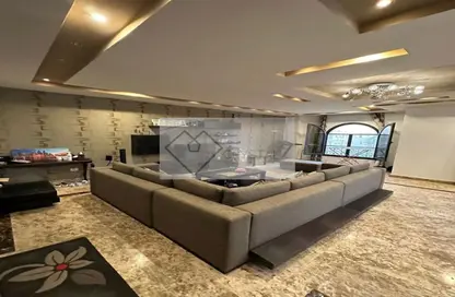 Apartment - 3 Bedrooms - 3 Bathrooms for sale in Al Narges 4 - Al Narges - New Cairo City - Cairo