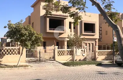 Villa - 4 Bedrooms - 5 Bathrooms for sale in Palm Hills WoodVille - Al Wahat Road - 6 October City - Giza
