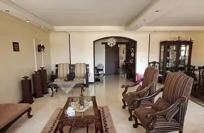 شقة - 4 غرف نوم - 3 حمامات للبيع في شرق الاكاديمية - مدينة القاهرة الجديدة - القاهرة