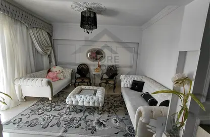 Apartment - 3 Bedrooms - 1 Bathroom for sale in Camp Chezar - Hay Wasat - Alexandria
