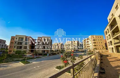 Apartment - 2 Bedrooms - 3 Bathrooms for sale in District 5 - 5th Settlement Compounds - The 5th Settlement - New Cairo City - Cairo