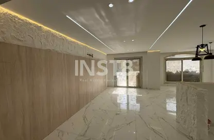 Apartment - 3 Bedrooms - 2 Bathrooms for sale in Stone Residence - 5th Settlement Compounds - The 5th Settlement - New Cairo City - Cairo