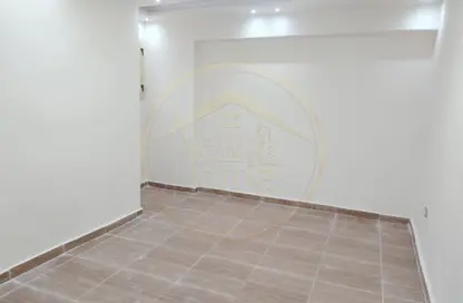 شقة - 3 غرف نوم - 1 حمام للبيع في شارع محرم بك - محرم بك - حي وسط - الاسكندرية