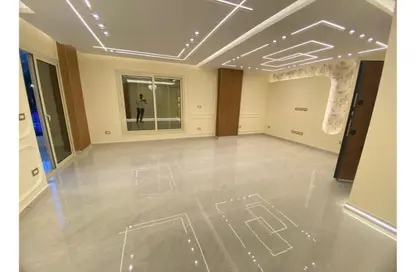 Apartment - 3 Bedrooms - 3 Bathrooms for sale in Zuhair Sabry St. - 1st Zone - Nasr City - Cairo