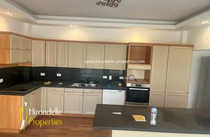 شقة - 3 غرف نوم - 2 حمامات للايجار في شارع محمد انيس - الزمالك - القاهرة