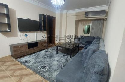 Apartment - 2 Bedrooms - 1 Bathroom for rent in Brazil St. - Zamalek - Cairo