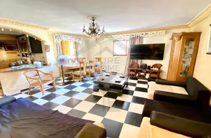Apartment - 3 Bedrooms - 1 Bathroom for sale in Gleim Square - Glim - Hay Sharq - Alexandria
