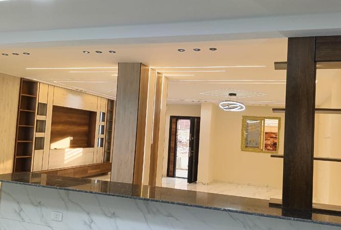 8232301 - Property Image 2