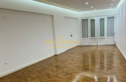 شقة - 3 غرف نوم - 2 حمامات للبيع في شارع شعراوي - لوران - حي شرق - الاسكندرية