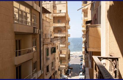 شقة - 3 غرف نوم - 3 حمامات للبيع في شارع شهدي باشا - ستانلي - حي شرق - الاسكندرية
