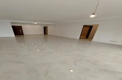 شقة - 2 غرف نوم - 2 حمامات للايجار في أكتوبر بلازا - كمبوندات 6 أكتوبر - مدينة 6 أكتوبر - الجيزة