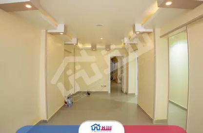 Apartment - 4 Bedrooms - 1 Bathroom for rent in Abo Qir St. - Ibrahimia - Hay Wasat - Alexandria