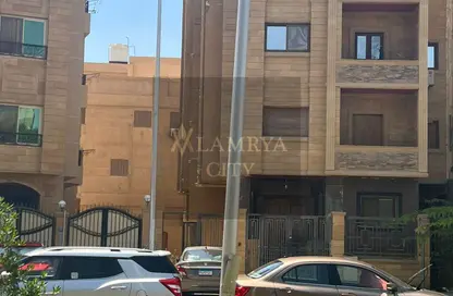 Apartment - 3 Bedrooms - 2 Bathrooms for sale in Al Gezira St. - South Investors Area - New Cairo City - Cairo